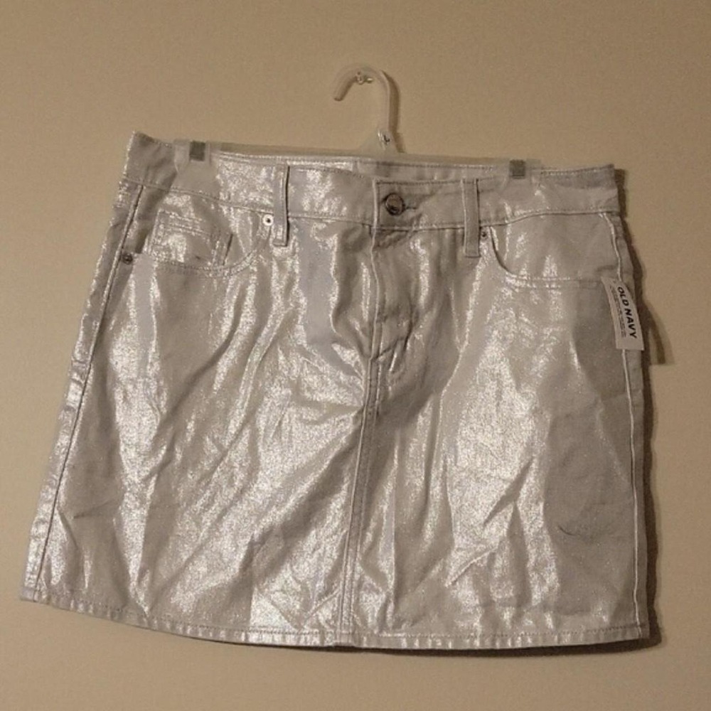 Old Navy Silver Metallic Mini Skirt Womens 8 Mid-Rise Y2K Glam 582165-00-1